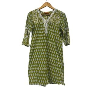 Srishti Green and White Women's Tunic